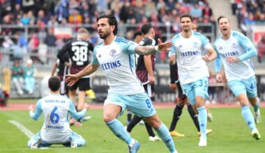 Schalke 04 schockt Nürnberg spät im Kumpelduell