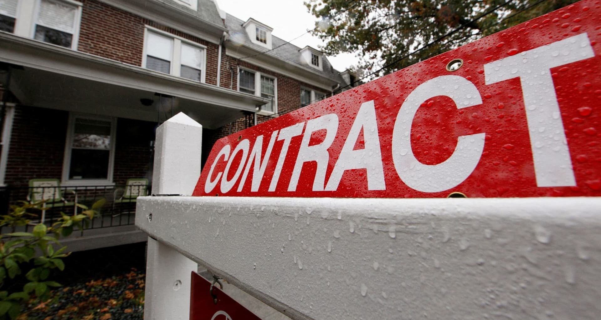 Pending home sales drop to a record low, even worse than during the financial crisis