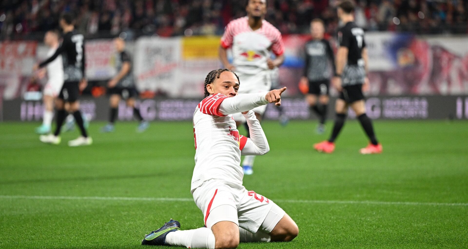 [Bundesliga | 11. Spieltag] Später Doppelschlag sichert Leipzig Sieg gegen Freiburg