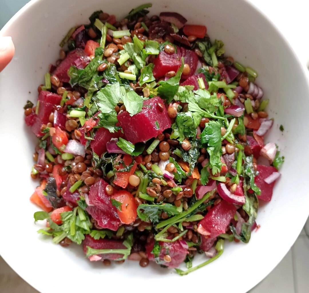 Salade de lentilles, chaude et délicieuse (vegan)