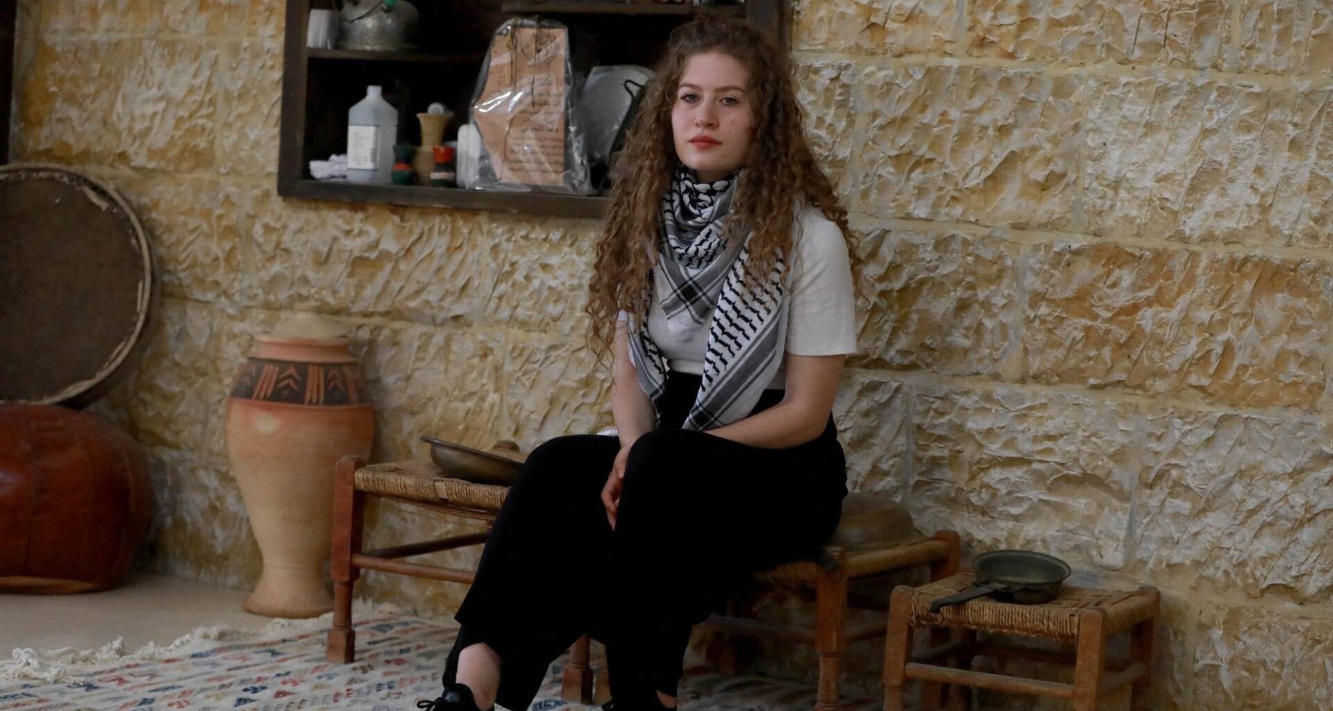 Guerre Israël-Hamas : l'icône palestinienne Ahed Tamimi, 22 ans, arrêtée pour "incitation au terrorisme"