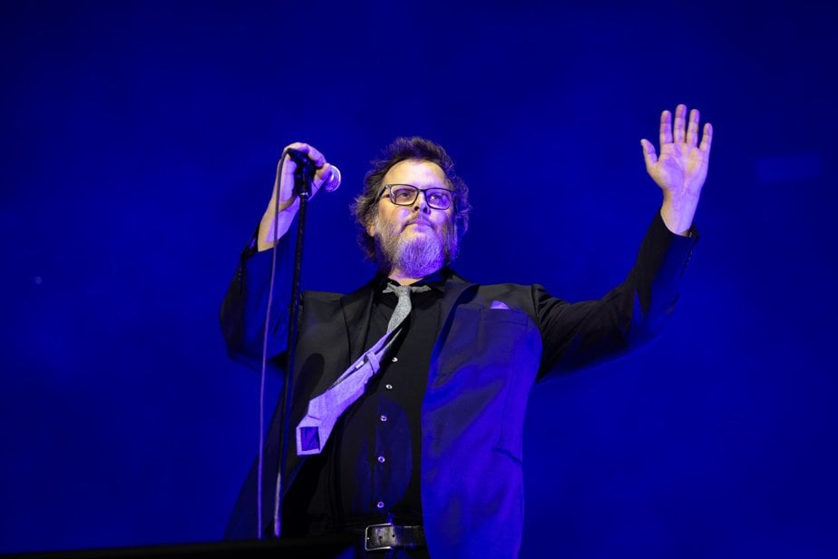 [Québec] Karl Tremblay, le chanteur du groupe Les Cowboys Fringants, est mort des suites d’un cancer de la prostate qui le minait depuis des années.