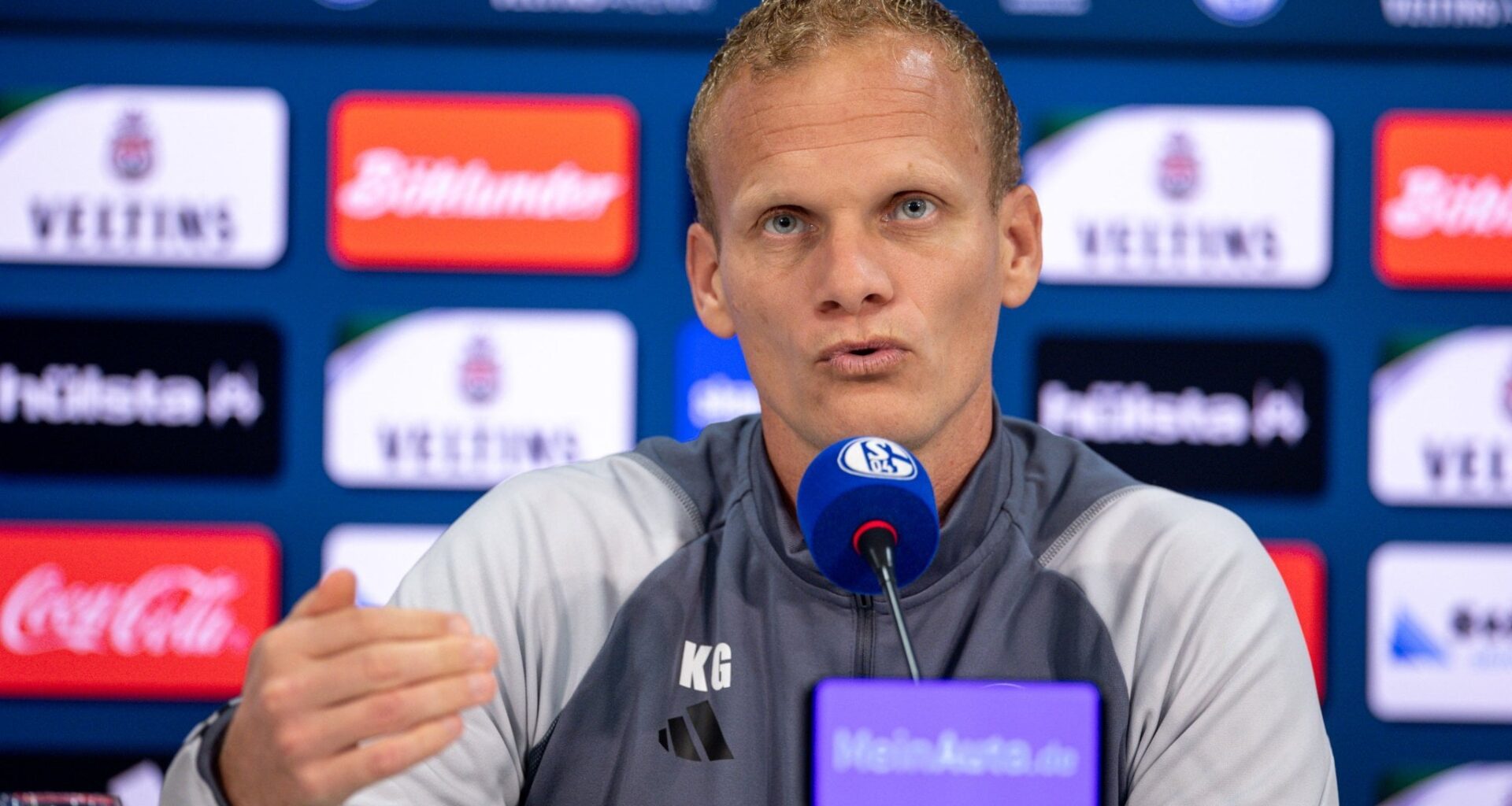 Karel Geraerts auf die Frage, wo er sich im Sommer 2025 sieht: „Das Ziel ist es, dass Schalke 04 dann in der Bundesliga sind. Nun müssen wir erst einmal den Klub stabilisieren, das geht mit kleinen Schritten. Das Potenzial ist groß, es zu heben ist unsere Aufgabe.“