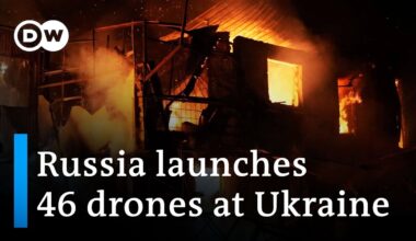 Russia launches drone strike on Ukraine | DW News