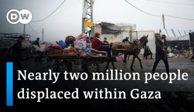 Displaced families in Gaza face daily ordeal | DW News