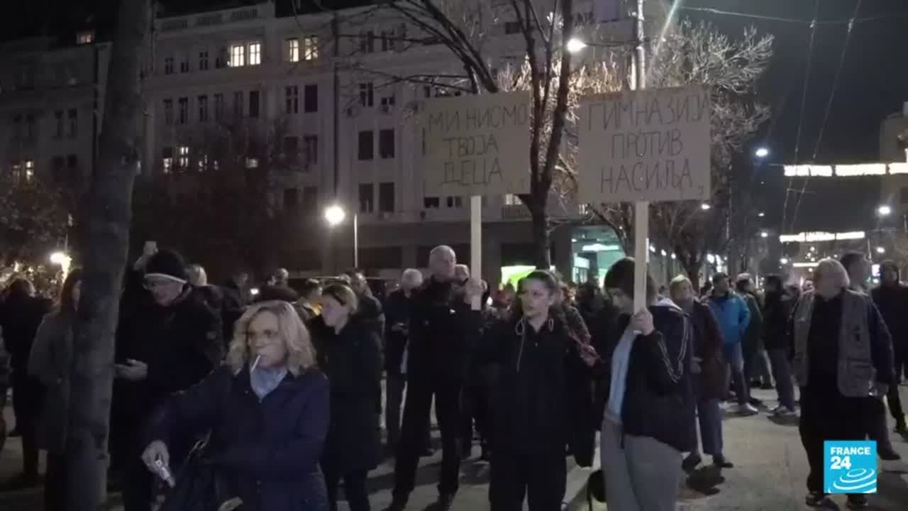 Por décimo día consecutivo, manifestantes serbios denuncian fraude electoral