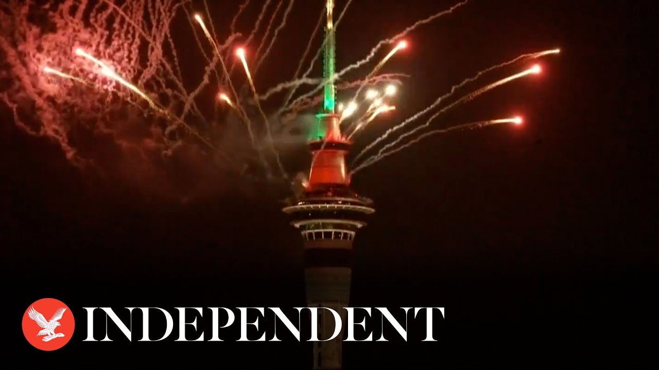Auckland brings in 2024 with dazzling fireworks display