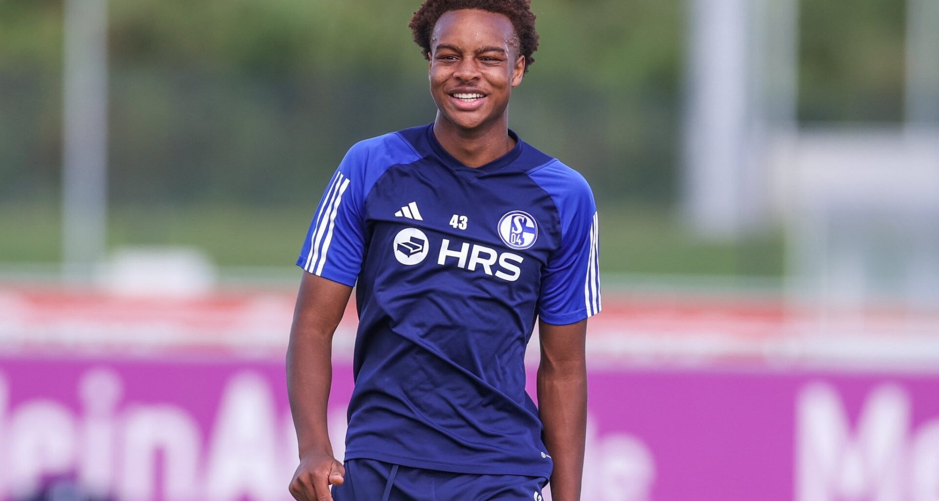 Exklusiv: Schriftliches Angebot von RB Leipzig an Assan Ouedraogo! RB hat sich mit dem Vertragsangebot frühzeitig positioniert, weiß gleichzeitig um die große europäische Konkurrenz (ua FC Bayern & Milan). Aber: Es gibt noch keine Einigung mit einem der vielen interessierten Vereine.