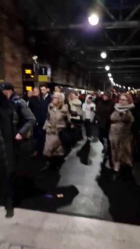 Starmer being welcomed into Glasgow Central Station