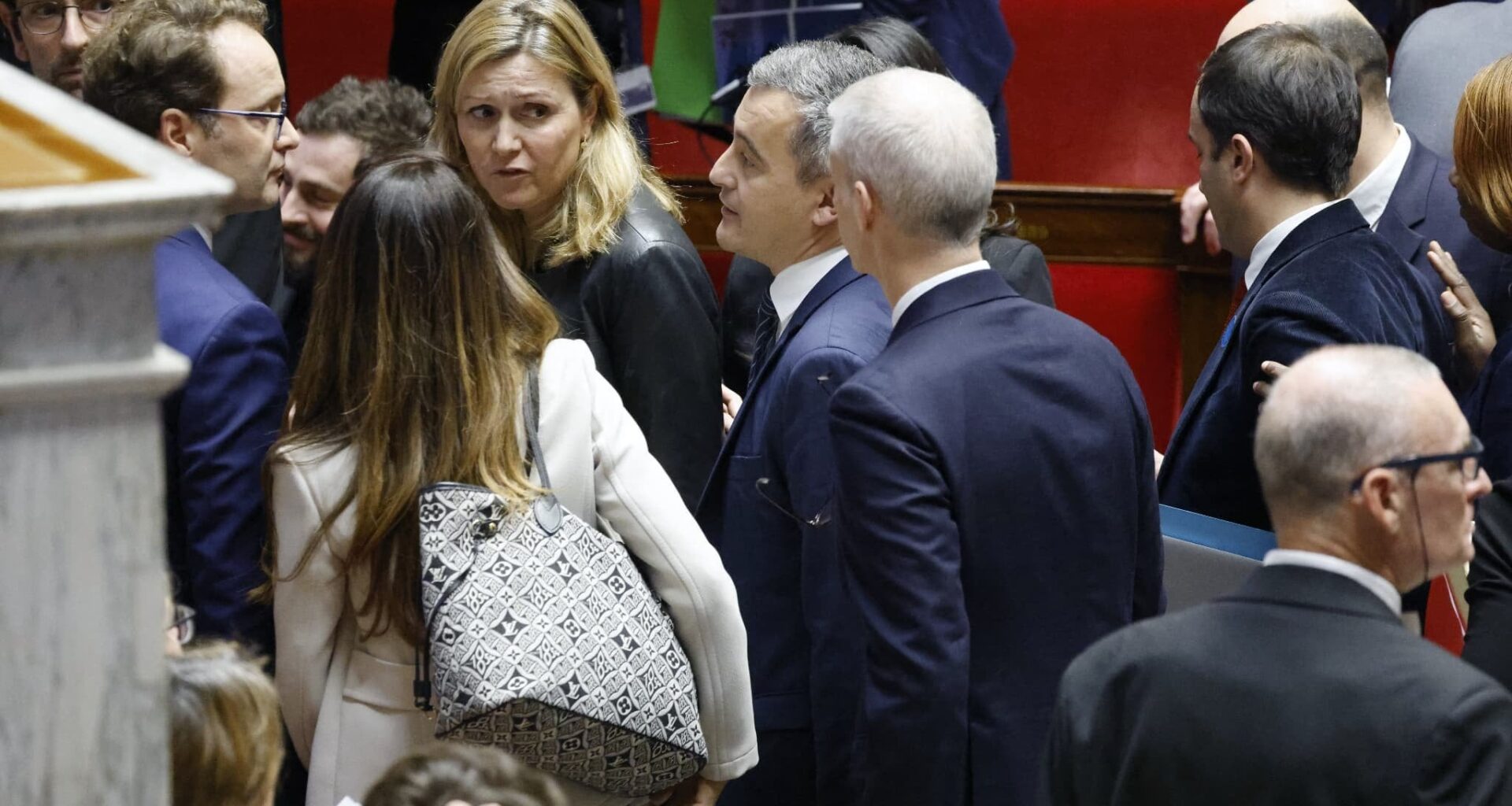 "Pas responsables des erreurs de Darmanin": ces macronistes qui veulent voter contre la loi immigration