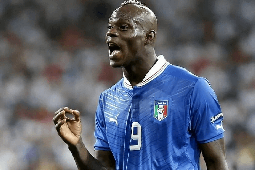 Mario Balotelli | Vlahovic ? I like Vlahovic, but he suffers from a situation that often happens to strikers, but it is normal for criticism to arrive. He will not live this period well, but I am sure that sooner or later he will return to scoring goals.
