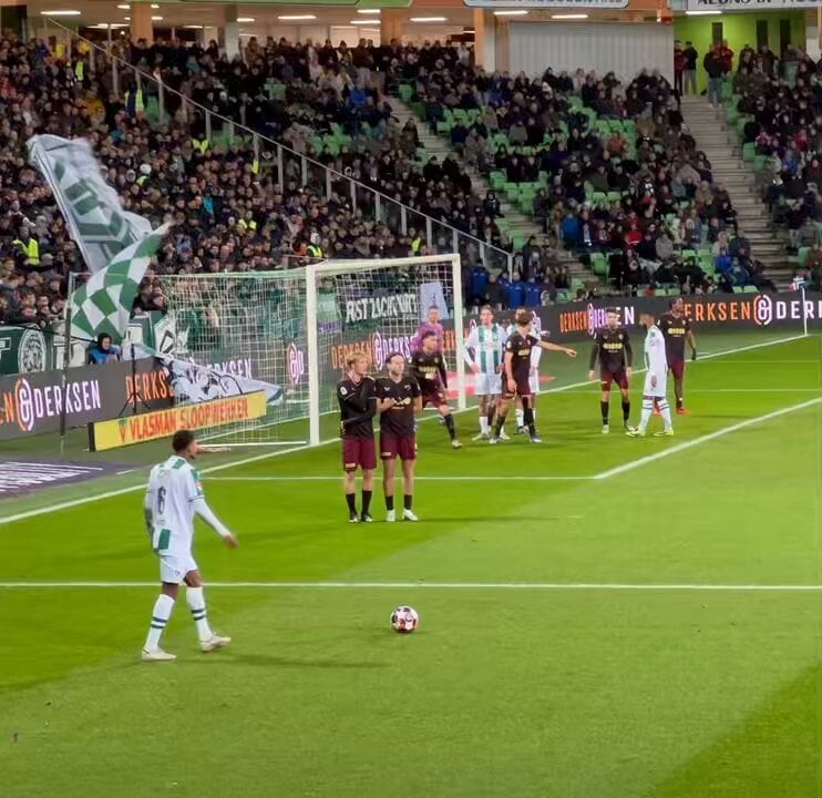 [FC Groningen] alternative angle of Laros Duartes insane free kick against Jong FC Utrecht on friday