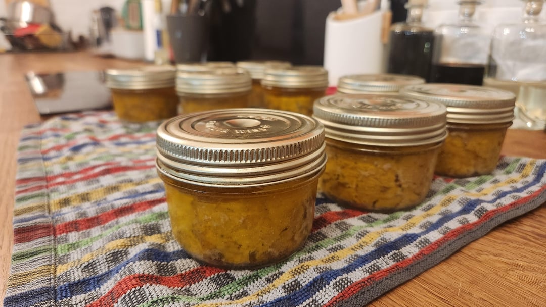 Foie gras et magrets séchés maison. Préparation de la fin d'année en Périgord.