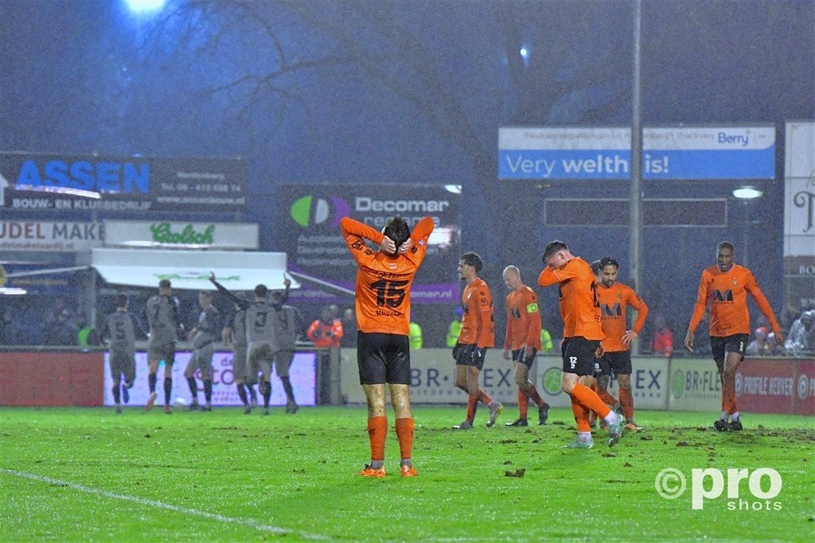 AZ make narrow escape out of HHC Hardenberg's mud puddle with 2-3 win in extra time