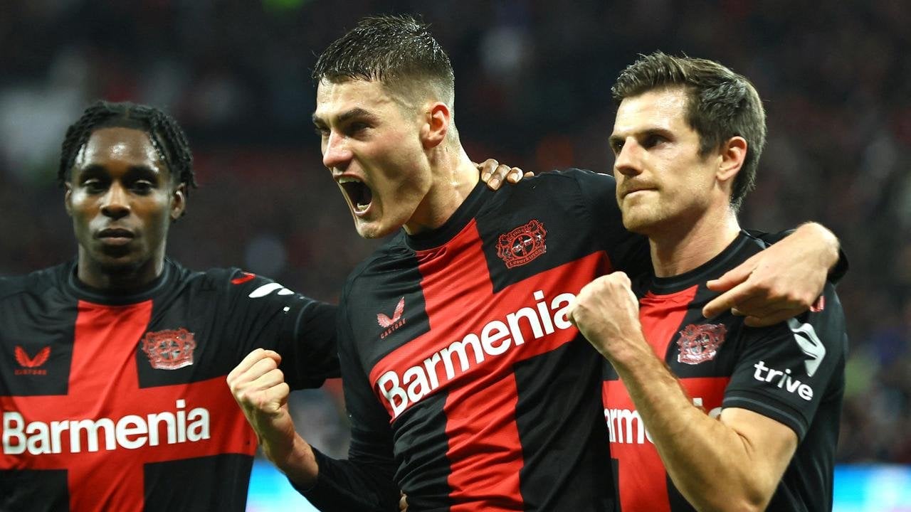 Schick-Hattrick zementiert Bayers Tabellenführung