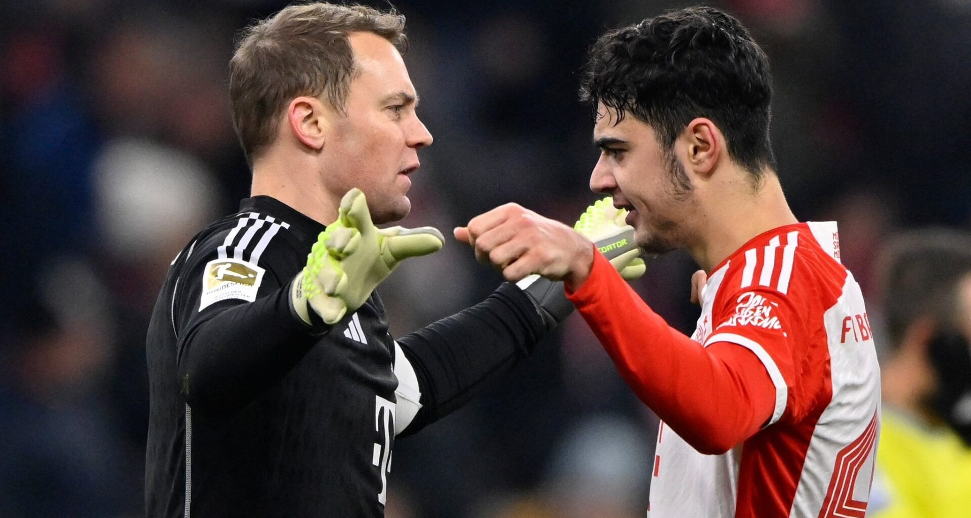 News #Pavlovic: nach Sky Infos tendiert Aleksandar Pavlovic (19) zu einer Zukunft im DFB-Dress 🇩🇪 Auch der serbische Verband buhlt um den Bayern-Youngster, doch der Mittelfeldspieler träumt von der deutschen Nationalmannschaft.