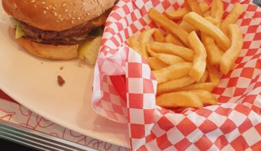 Holly's diner
