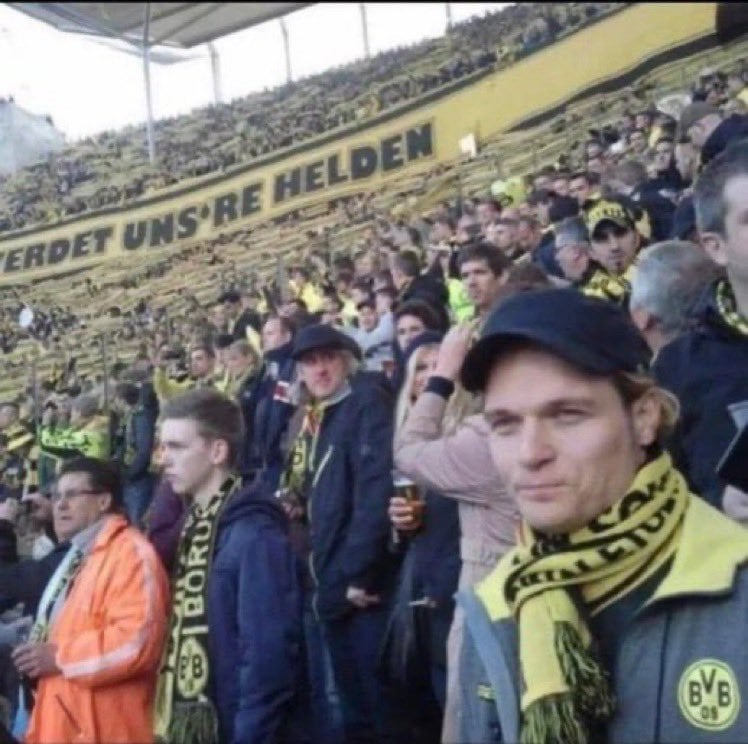 Marco Reus: Edin, wie können wir hier Punkte liegen lassen?! Edin Terzic: Ich habe keine Ahnung, aber… Das Leben beginnt, wenn die Kurve singt, hüpft und springt, Borussia mein Verein, will immer bei dir sein, nur du ganz allein Ballspielverein