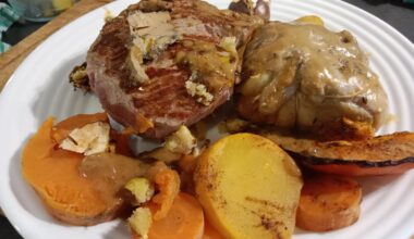 Tournedos et caille farcie sauce périgourdine