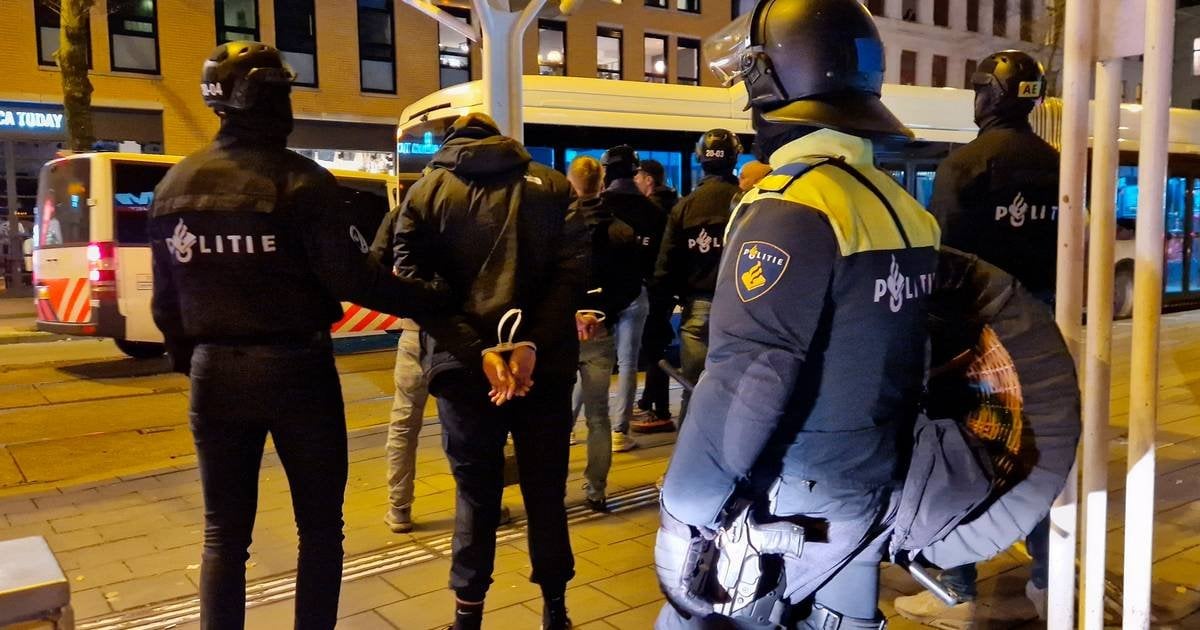 Police arrest 140 Ajax fans for vandalism in subway car in Amsterdam