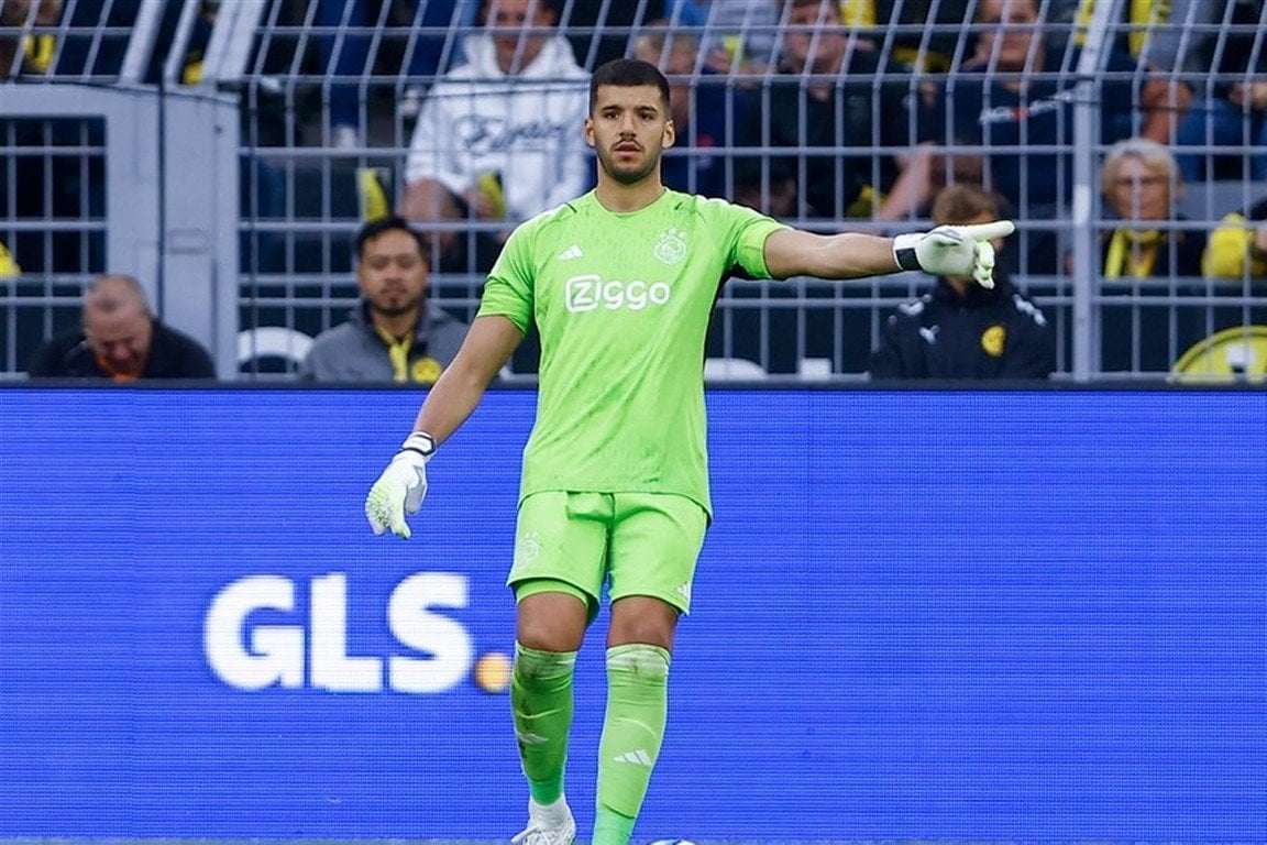 Ajax goalkeeper Geronimo Rulli has stated a desire to leave the club in the upcoming transfer window. Ajax is willing to listen to offers.
