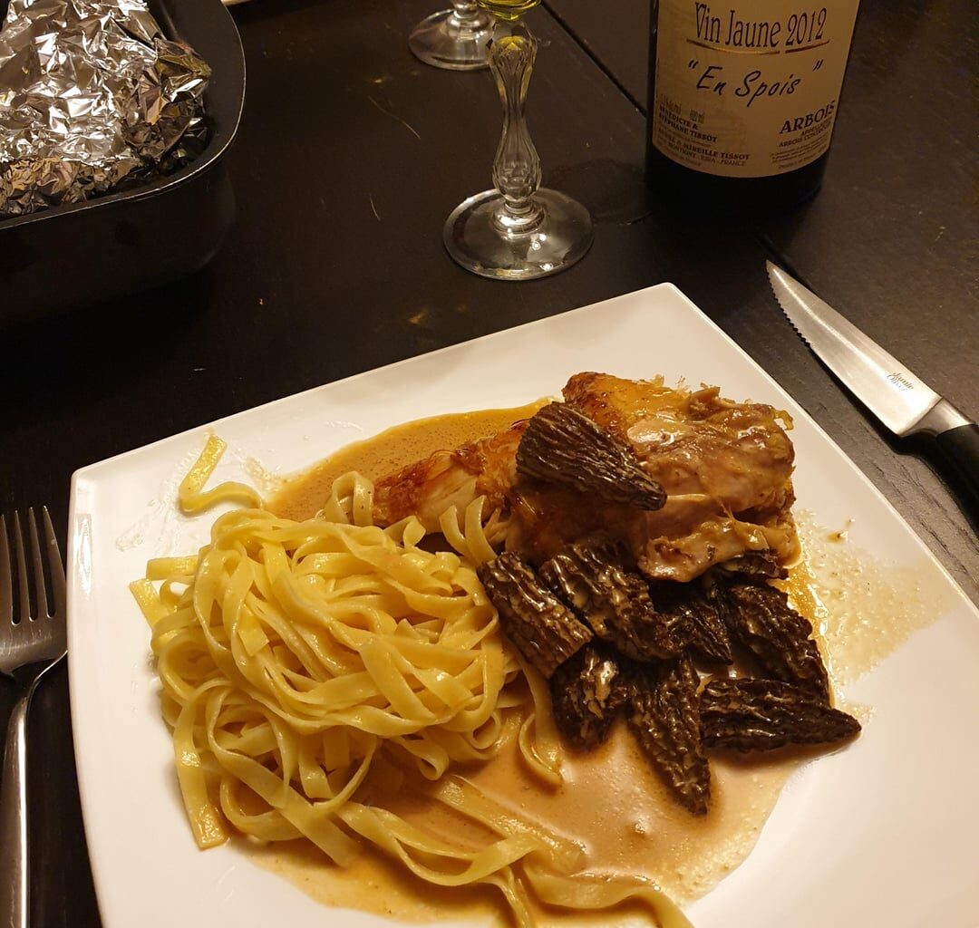 Chapon, sauce morilles au vin jaune