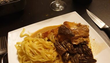 Chapon, sauce morilles au vin jaune