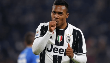 After Frosinone game Alex Sandro became the 3rd most capped foreigner inJuventus history (315 Games) surpassing Juan Cuadrado only trailing behind David Trezeguet (320 Games) and Pavel Nedved (327 Games).