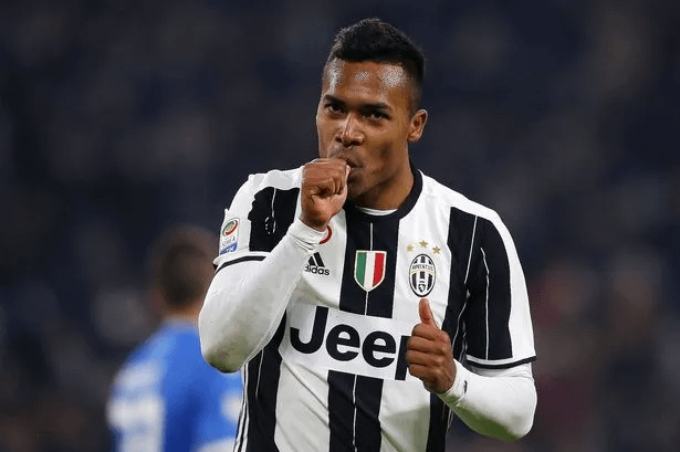 After Frosinone game Alex Sandro became the 3rd most capped foreigner inJuventus history (315 Games) surpassing Juan Cuadrado only trailing behind David Trezeguet (320 Games) and Pavel Nedved (327 Games).
