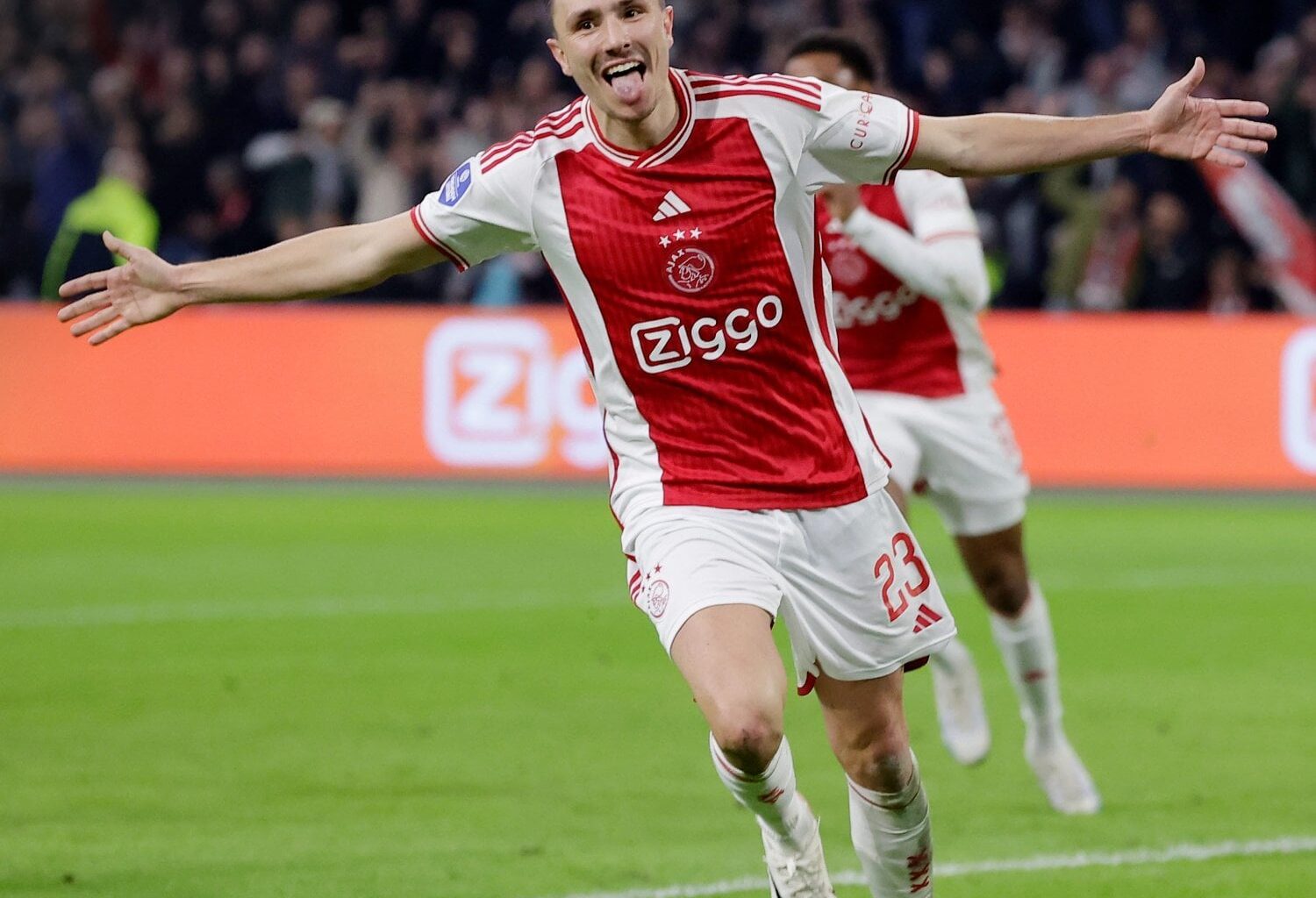 Steven Berghuis has now been involved in 200 Eredivisie goals (112 goals, 88 assists), becoming the fourth player this century to reach that tally after Dusan Tadic (254), Luuk de Jong (236) and Dirk Kuijt (205).