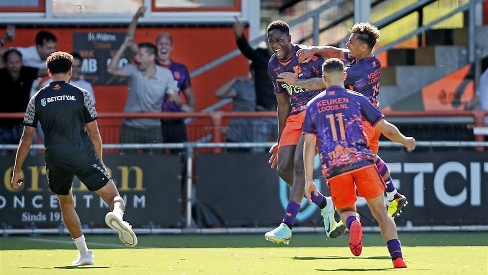Zeefuik (Volendam) prefers AZ over FC Twente