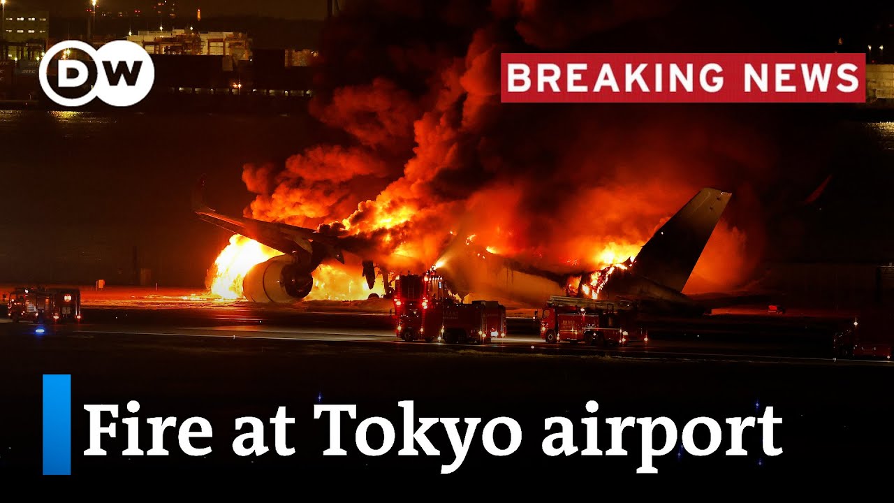 Japan: Passenger plane bursts into flames on runway  | DW News