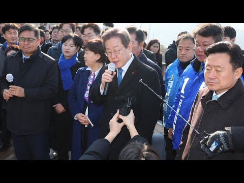 South Korean opposition leader stabbed in neck, expected to undergo surgery • FRANCE 24 English