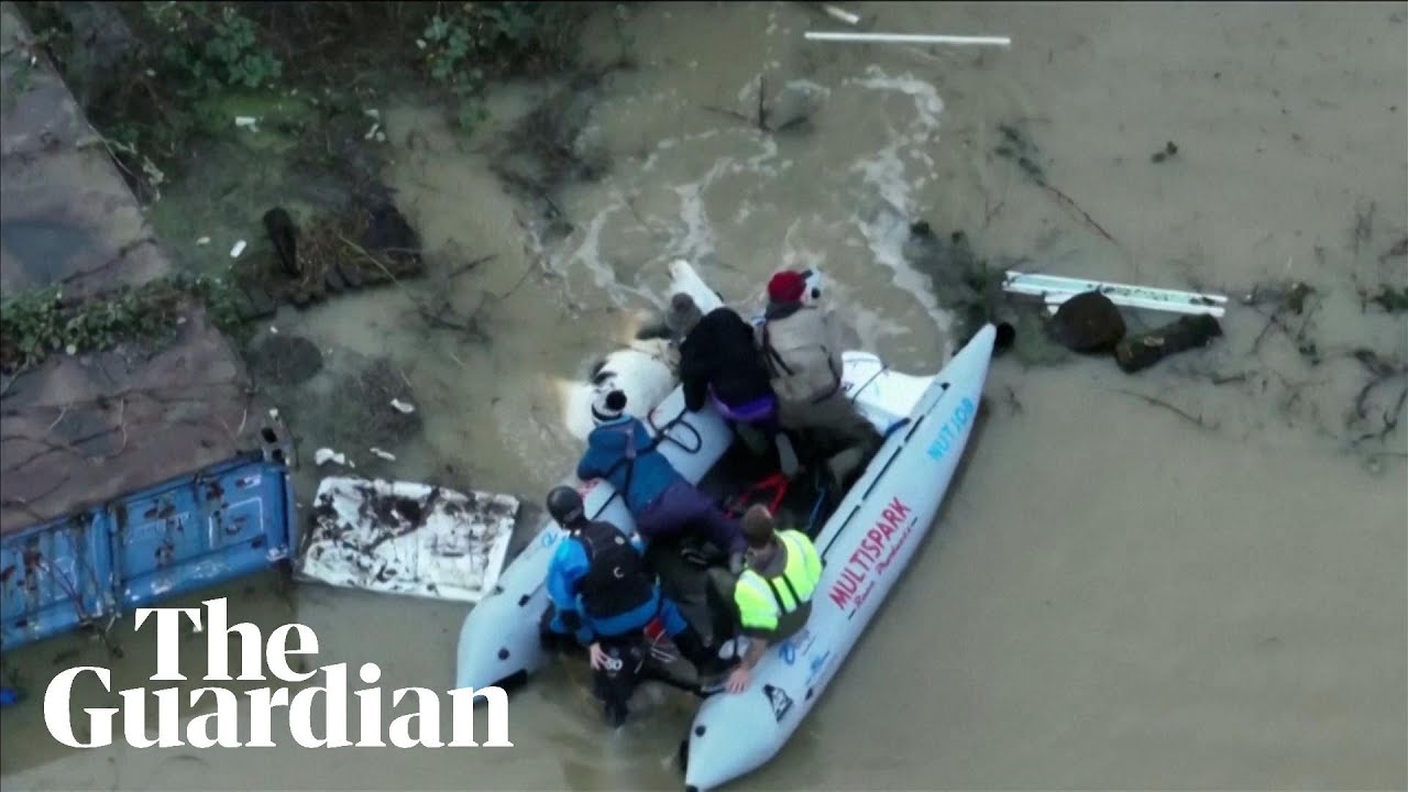 Moment rescuers pull horses from floodwaters caused by Storm Henk