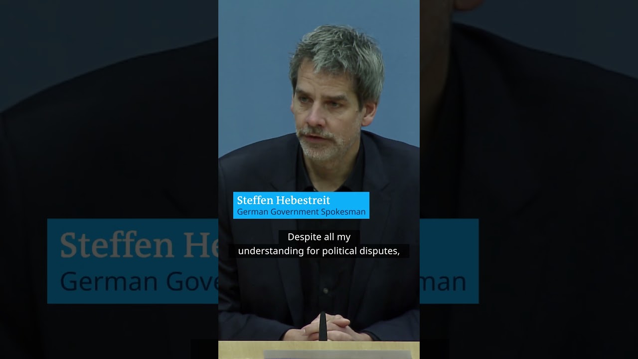 Angry farmers block German Economy Minister Habeck on ferry | DW News