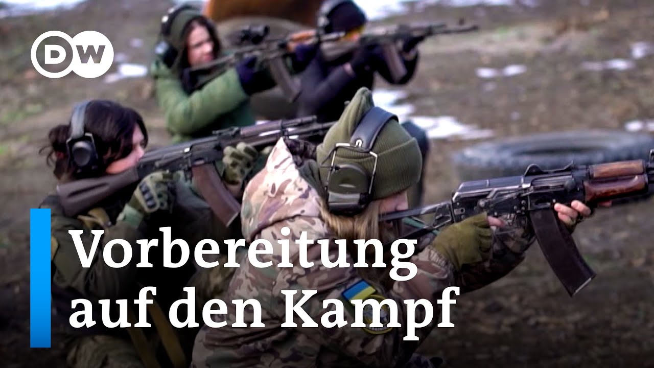 Ukrainische Frauen trainieren für den Kampf | DW News