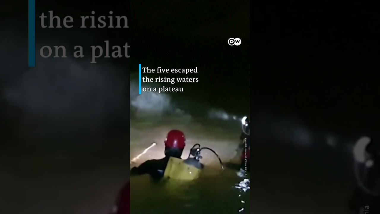 Divers on cave rescue mission in Slovenia | DW News