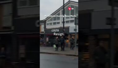 Rishi Sunak booed as he leaves Greater Manchester cafe #shorts