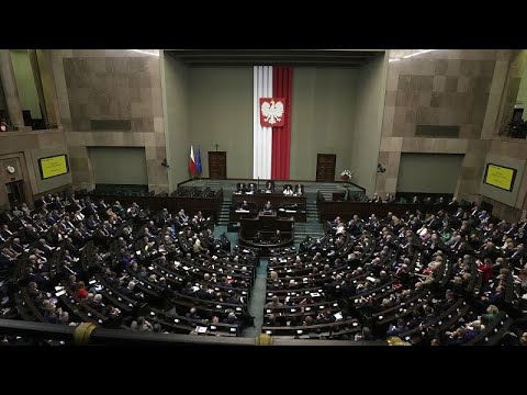 Le parti Droit et Justice perturbe le débat au Parlement polonais
