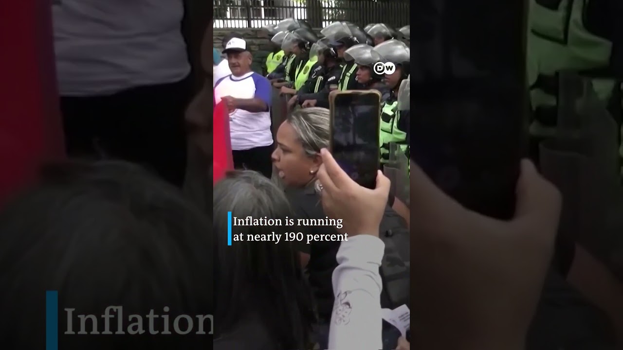 Venezuela public sector workers protest economic situation | DW News