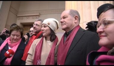 Olaf Scholz manifeste à Potsdam contre l'extrême droite