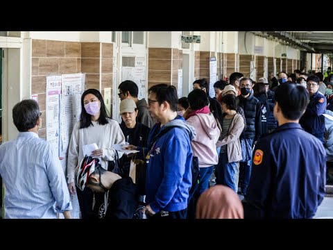 Polls close in key Taiwan election held amid looming threats from China • FRANCE 24 English