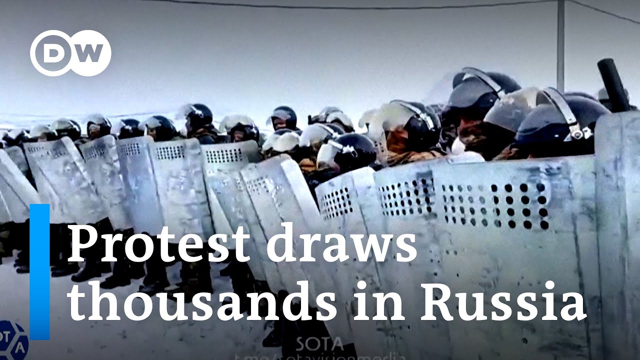 Thousands protest in Russia: What does this mean for Putin and Russian politics? | DW News