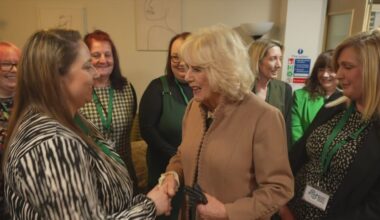 Queen visits domestic abuse charity on its 50th anniversary