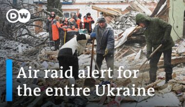 Russia launches air strikes on Ukraine | DW News