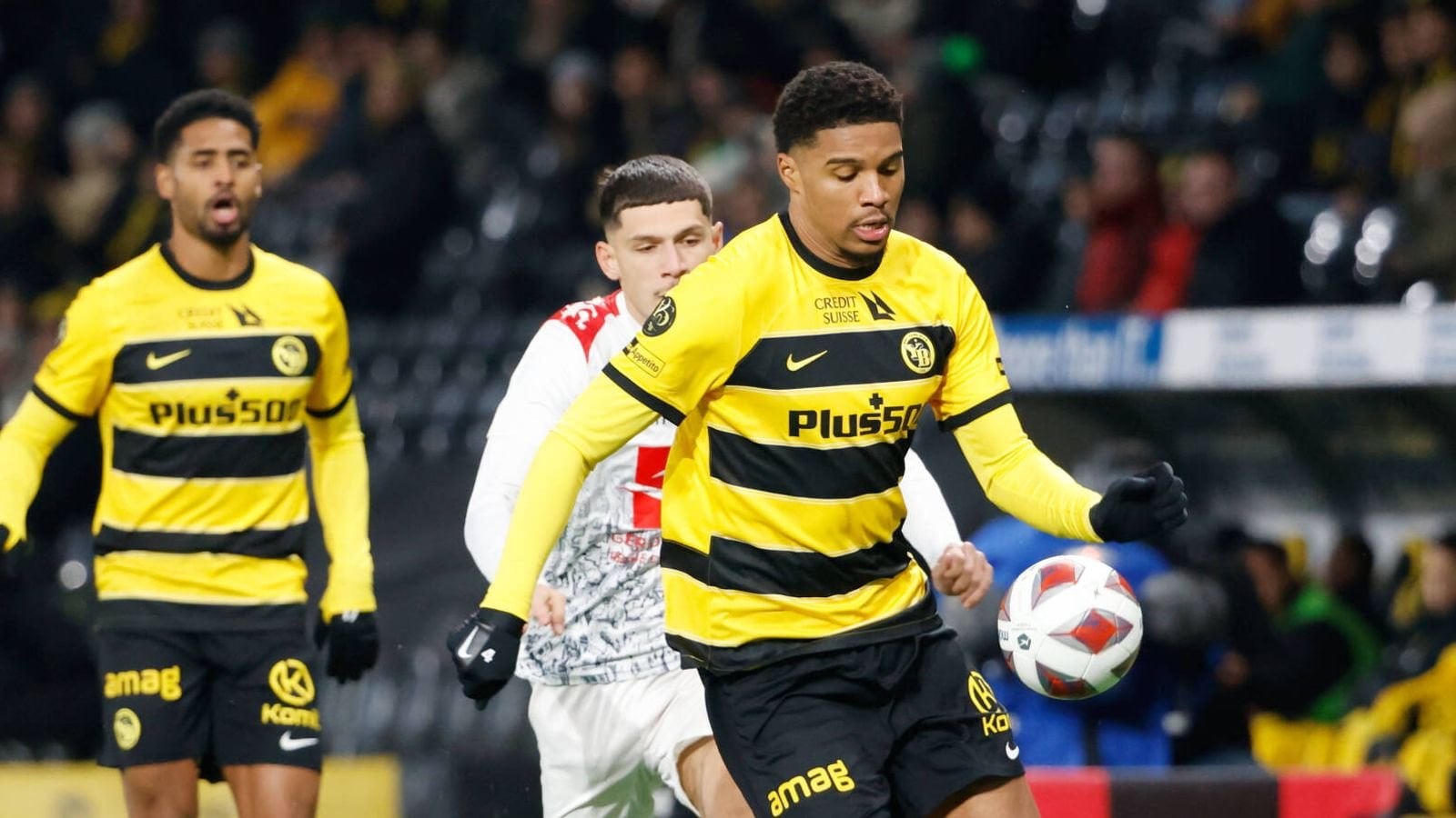 Eintracht Frankfurt will Aurele Amenda