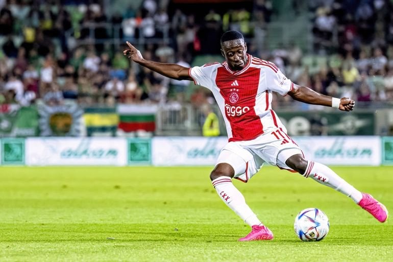 Premier League Transfer Battle Burns as Burnley Joins Race for Ajax Sensation Carlos Forbs