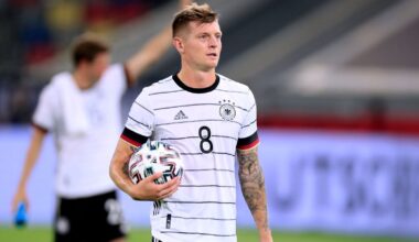 Rudi Völler spricht über mögliche DFB-Rückkehr von Toni Kroos: "Auf der Position, auf der Toni seit Jahren auf höchstem Niveau spielt, haben wir natürlich die geringste Not. Aber niemand ist abgeschrieben, alles ist möglich."
