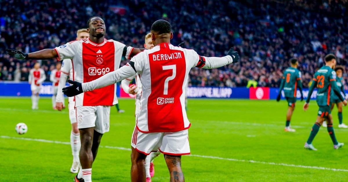 [AD] Steven Berghuis about him and Bergwijn: We are two of the best players in the league, its better to cherish that than to criticize us"