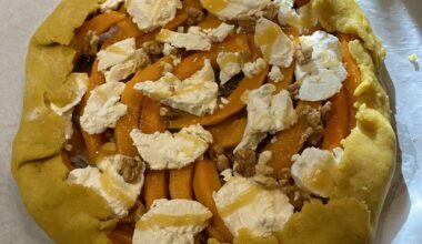 Tarte rustique potimarron chèvre miel et noix